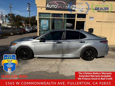 Used 2019 Toyota Camry SE FWD image 7