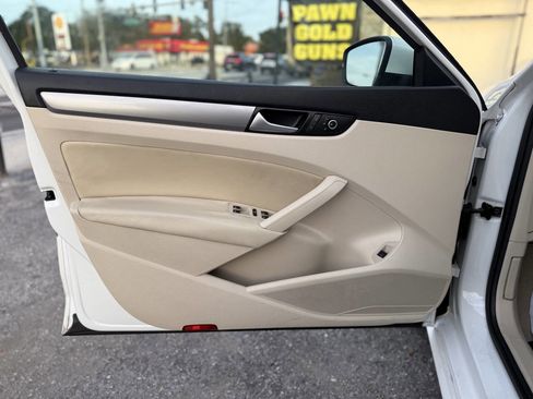 Used 2015 Volkswagen Passat 1.8T Limited Edition image 11