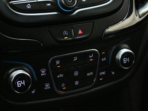 Used 2023 Chevrolet Equinox RS AWD/4WD image 16
