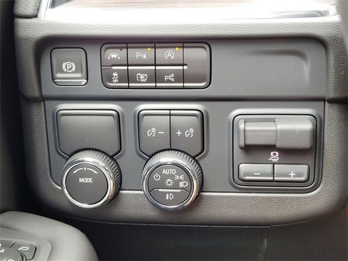 New 2025 Chevrolet Tahoe Premier w/ Sun And Tow Package image 26