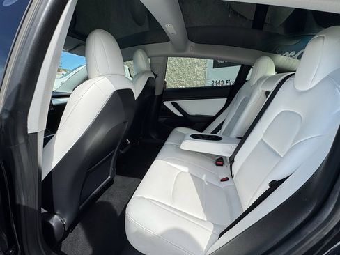 Used 2021 Tesla Model 3 Long Range image 18