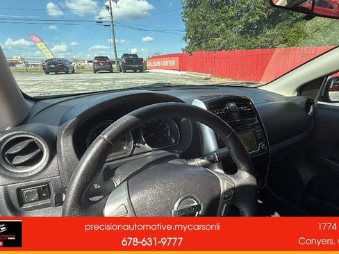Used 2018 Nissan Versa SV w/ SV Special Edition Package FWD image 9