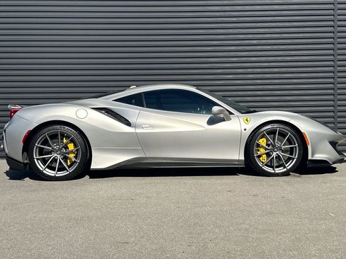 Used 2020 Ferrari 488 Pista Coupe RWD image 9
