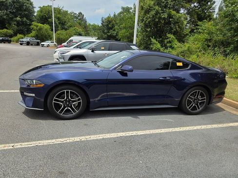 Used 2020 Ford Mustang Premium RWD image 4