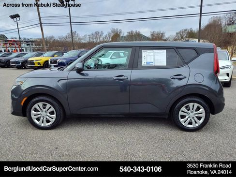 Used 2022 Kia Soul LX image 7