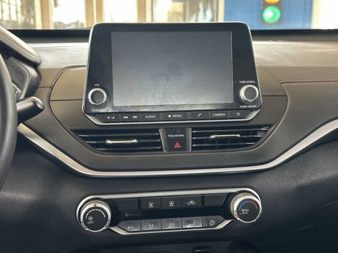 Used 2021 Nissan Altima 2.5 SR FWD image 19