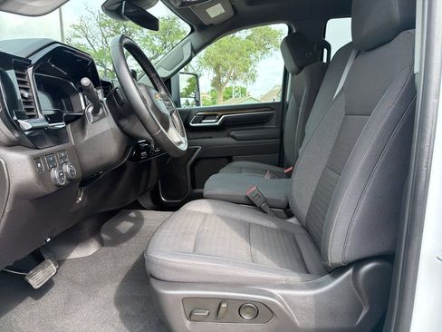 Used 2025 Chevrolet Silverado 2500 LT w/ Convenience Package AWD/4WD image 14