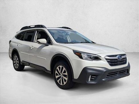 Used 2022 Subaru Outback Premium image 3