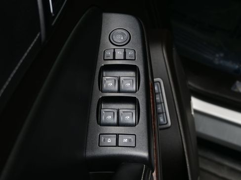 Used 2016 GMC Yukon XL SLT image 10