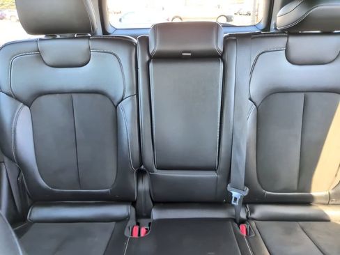 Used 2023 Jeep Grand Cherokee Altitude AWD/4WD image 27