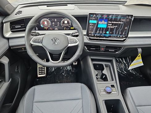 New 2026 Volkswagen Tiguan SE R-Line AWD/4WD image 9