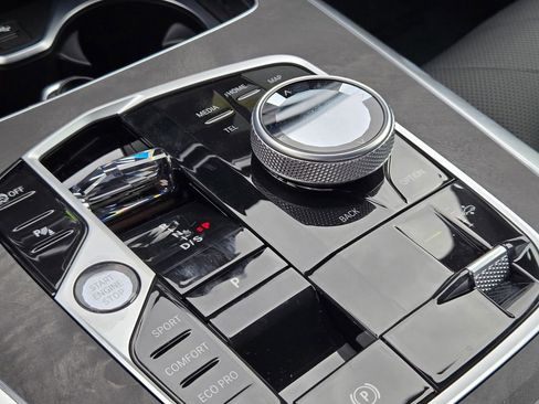 New 2026 BMW X7 xDrive40i w/ M Sport Package image 23