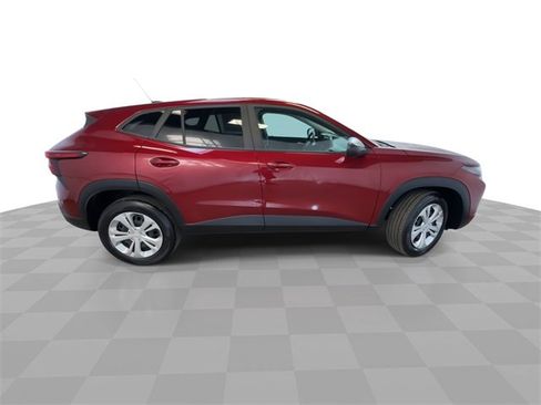 Certified 2025 Chevrolet Trax LS image 5