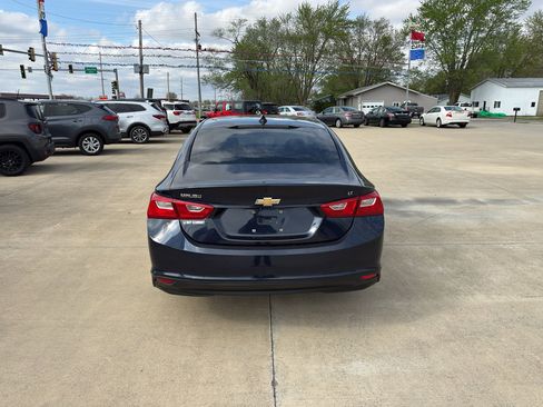 Used 2016 Chevrolet Malibu LT image 4