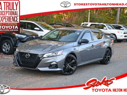 Used 2022 Nissan Altima 2.5 SR w/ Midnight Edition Package