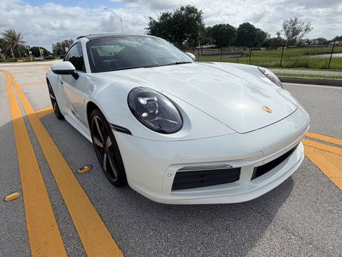 Used 2022 Porsche 911 Carrera image 12