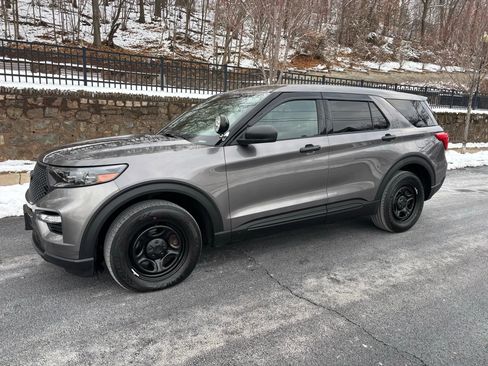 Used 2020 Ford Explorer 4WD Police Interceptor image 2