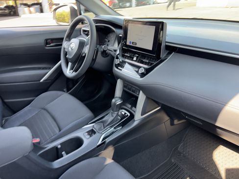 Used 2024 Toyota Corolla Cross AWD Hybrid image 11