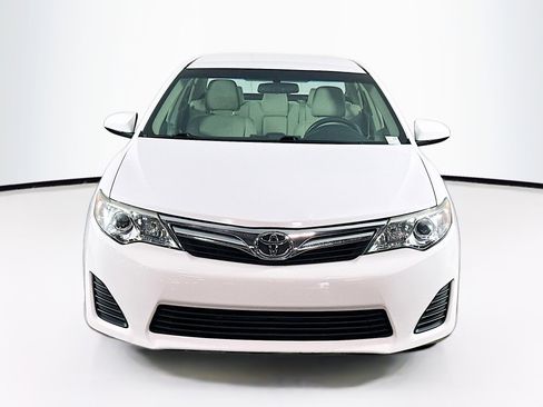 Used 2013 Toyota Camry LE image 2