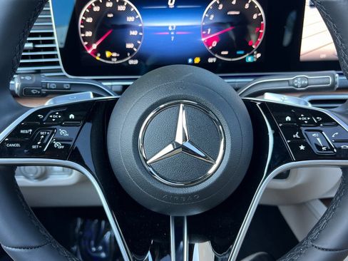 Used 2025 Mercedes-Benz GLE 580 4MATIC image 16