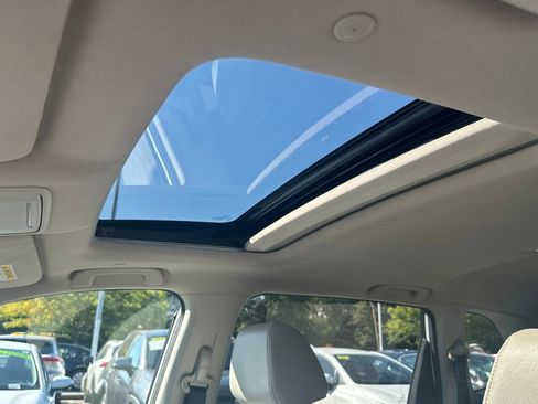 Used 2023 Honda CR-V EX-L image 4