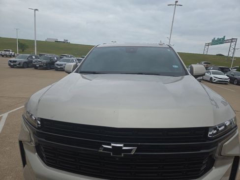 Used 2023 Chevrolet Suburban RST w/ Sport Performance Package AWD/4WD image 8