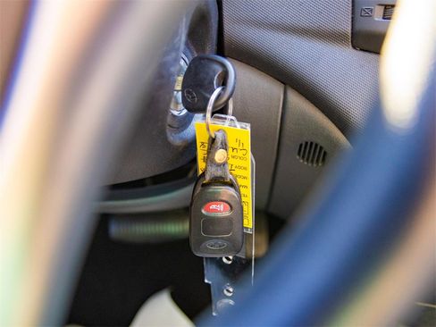 Used 2012 Hyundai Elantra GLS w/ Preferred Pkg image 28