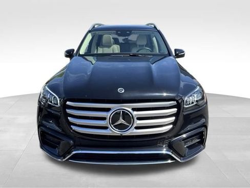 Used 2025 Mercedes-Benz GLS 450 4MATIC image 2