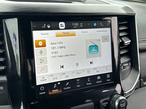 Used 2024 RAM 1500 Laramie image 16