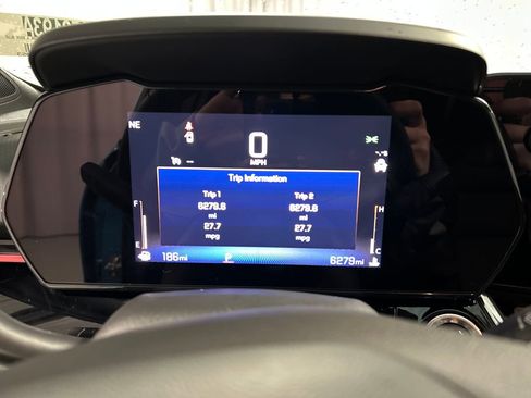 Used 2025 Chevrolet Trax RS w/ Driver Confidence Package image 16