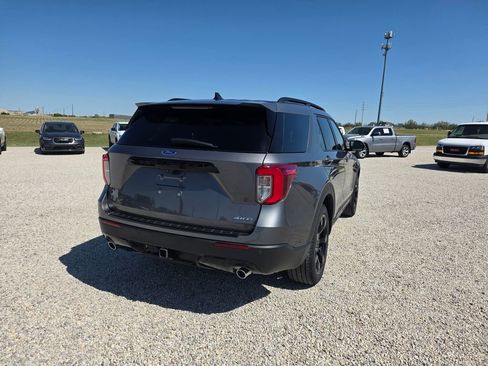 Used 2024 Ford Explorer ST-Line w/ Class IV Trailer Tow Package AWD/4WD image 3