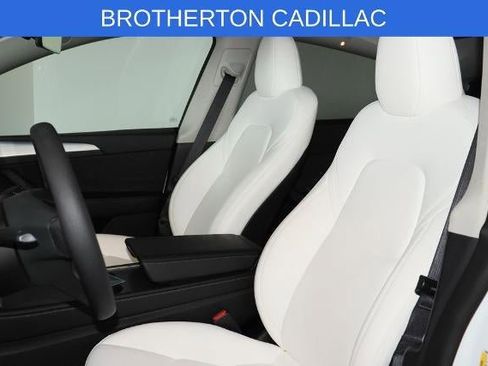 Used 2024 Tesla Model Y Long Range AWD/4WD image 21