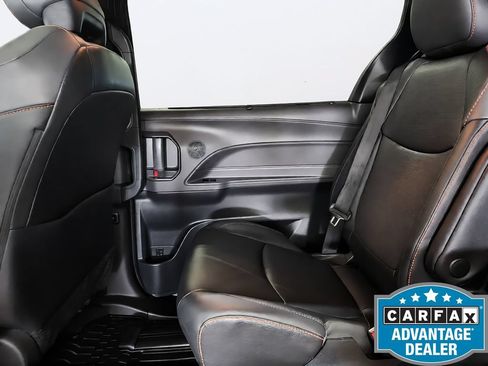 Used 2022 Toyota Sienna XSE FWD image 24