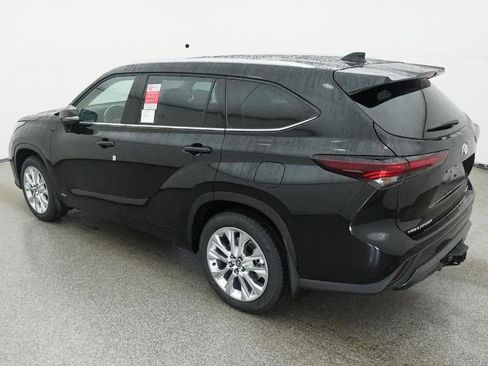 New 2026 Toyota Highlander Limited AWD/4WD image 17