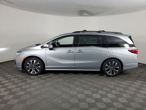 New 2026 Honda Odyssey Elite image 7