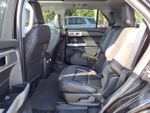 Used 2023 Ford Explorer XLT w/ Equipment Group 202A AWD/4WD image 20