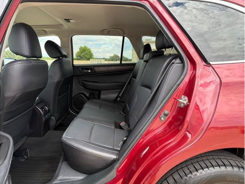 Used 2017 Subaru Outback 3.6R Limited AWD/4WD image 11
