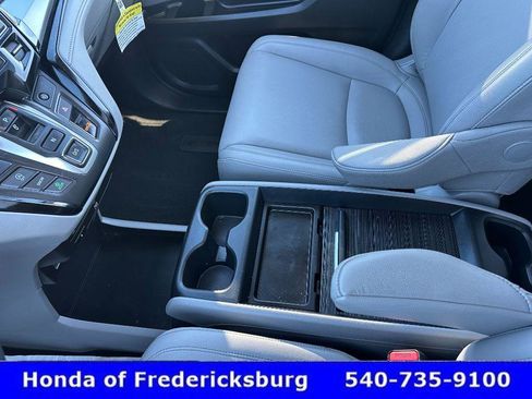 Certified 2024 Honda Odyssey Touring image 24