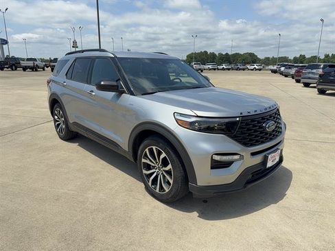 Used 2024 Ford Explorer ST-Line w/ Class IV Trailer Tow Package RWD image 2