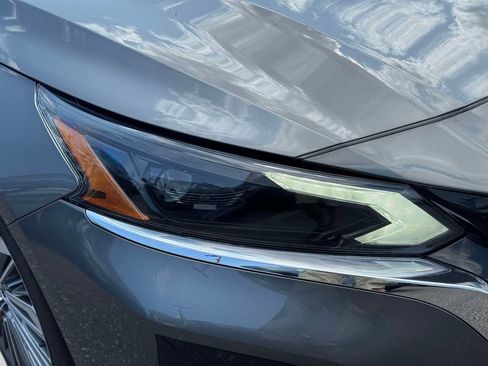 Certified 2025 Nissan Altima 2.5 SL FWD image 9