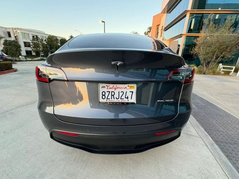 Used 2024 Tesla Model Y Long Range AWD/4WD image 5