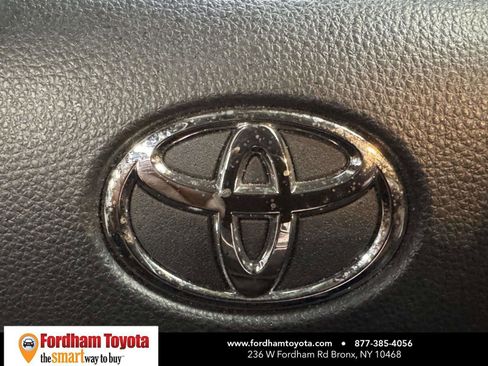 Certified 2025 Toyota Highlander XLE image 31