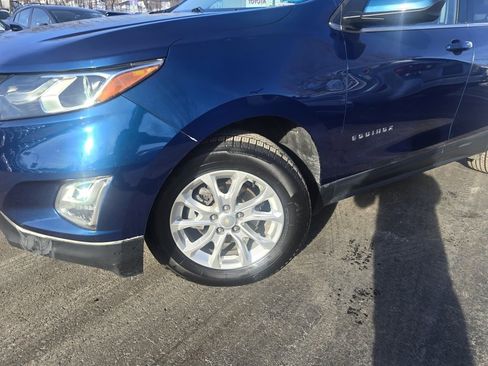 Used 2020 Chevrolet Equinox LT w/ Driver Convenience Package image 2
