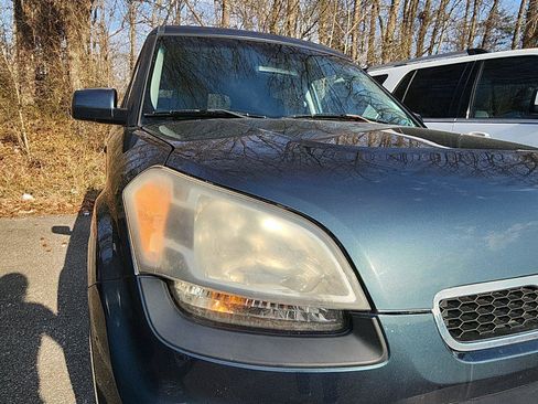 Used 2011 Kia Soul + w/ Audio Pkg image 9