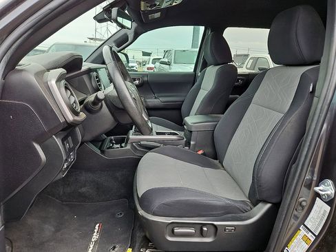 Used 2022 Toyota Tacoma SR5 image 7