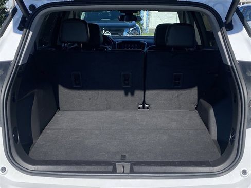 Used 2024 GMC Terrain SLT image 12