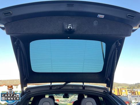 Used 2023 Tesla Model X image 10