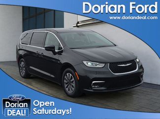 Used 2023 Chrysler Pacifica Touring-L FWD video 1