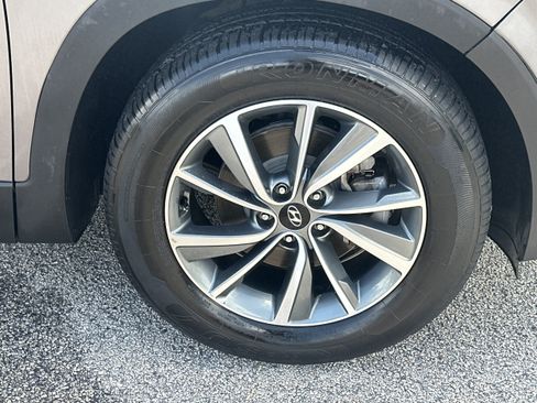 Used 2019 Hyundai Santa Fe Limited FWD image 12
