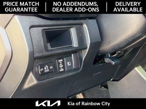 Used 2018 Toyota Tacoma TRD Sport image 13